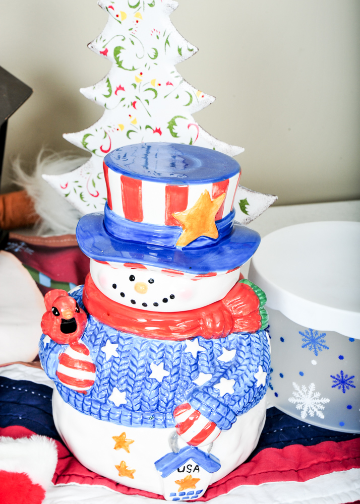 Christmas-Themed Items and Decorative Pieces