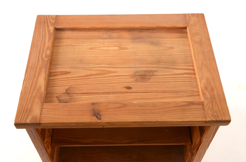 Homespun Home Fashions Rustic Pine Bookshelf