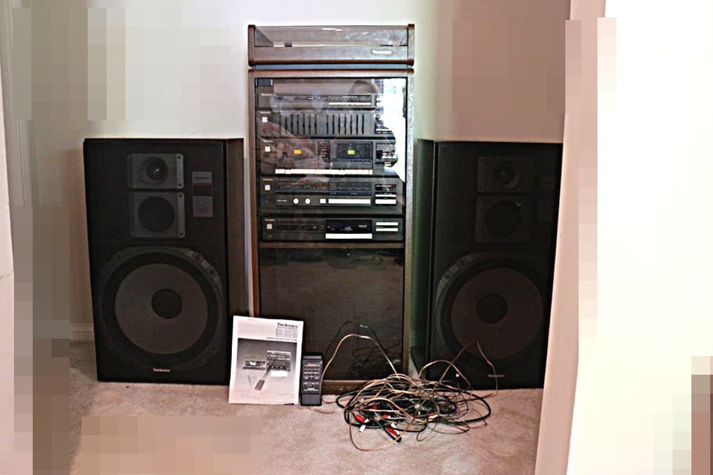 Vintage Technics Stereo System with Floor Speakers