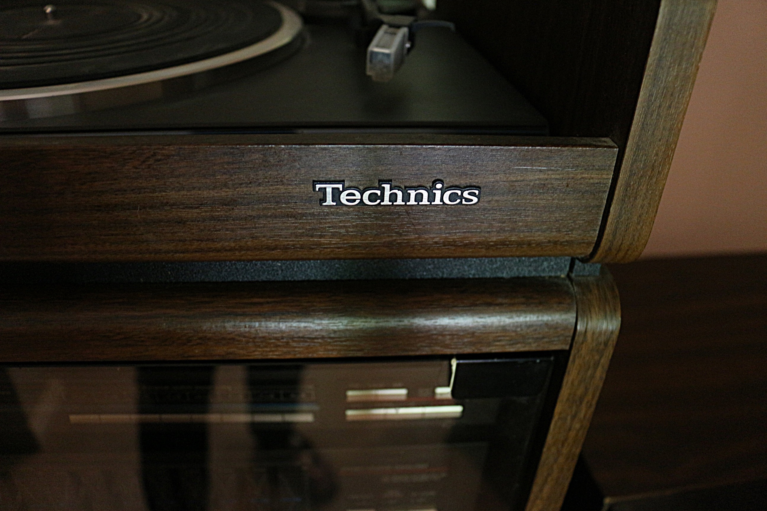 Vintage Technics Stereo System with Floor Speakers