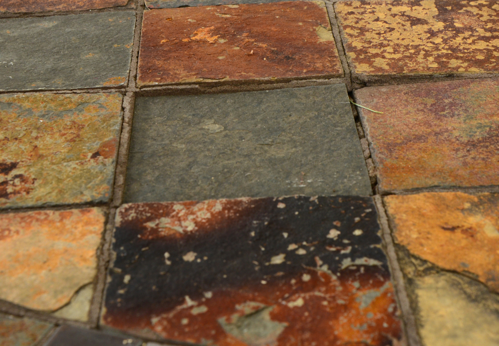 Elbertex Outdoor Dining Table and Chairs