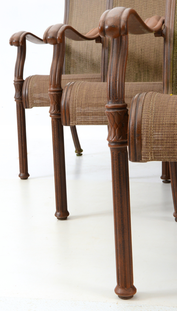 Elbertex Outdoor Dining Table and Chairs