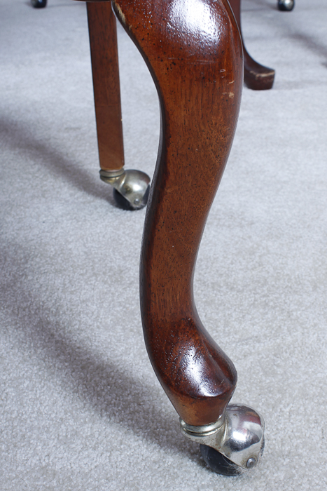 Dining Room Table and Chairs