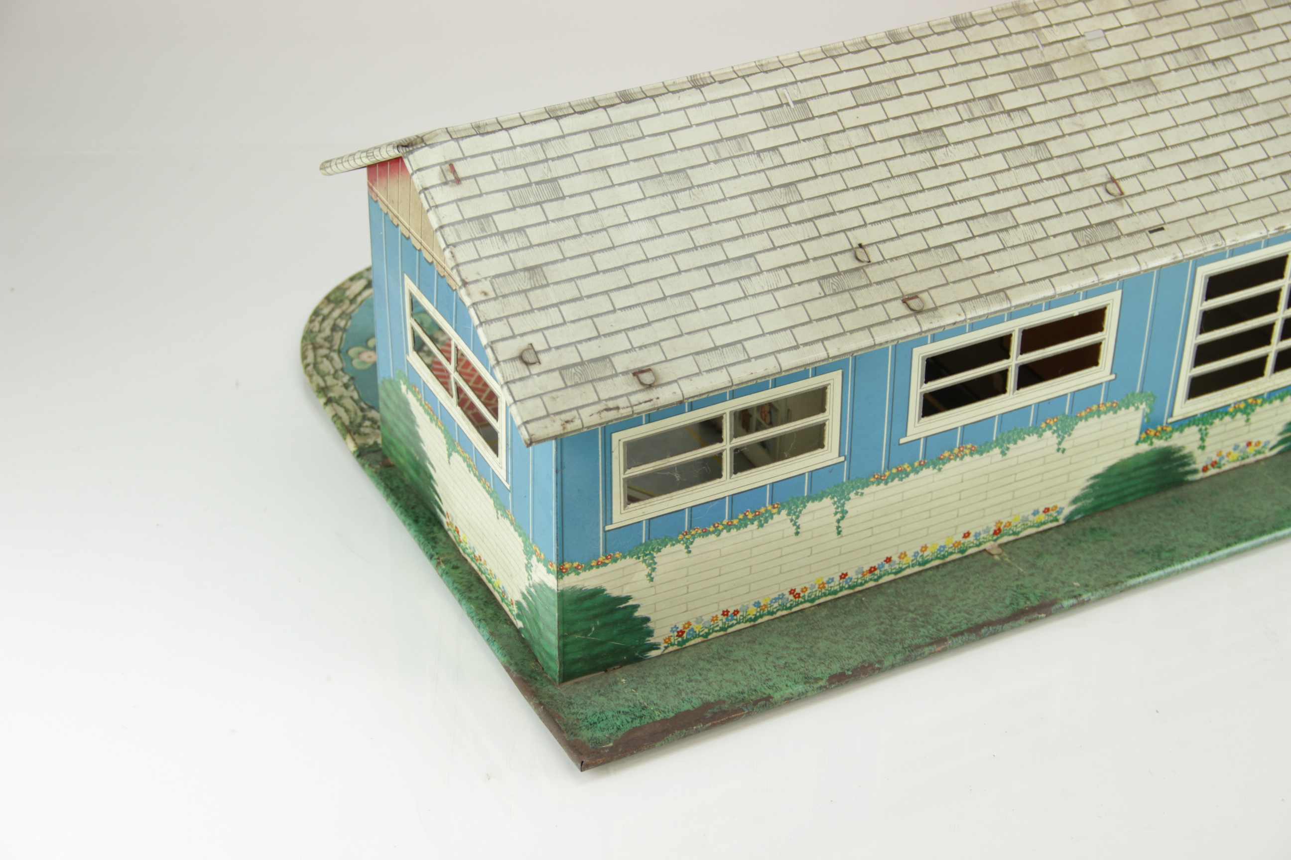 Vintage Louis Marx Tin Ranch-Style Dollhouse