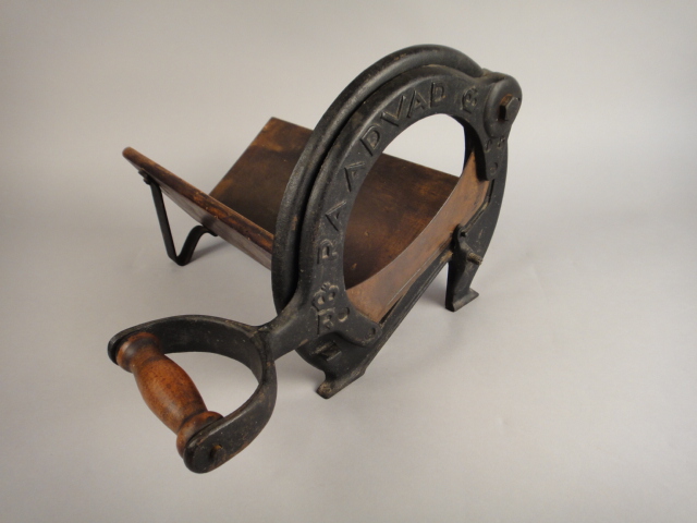Awesome 1900s Raadvad Bread Slicer
