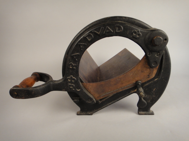 Awesome 1900s Raadvad Bread Slicer
