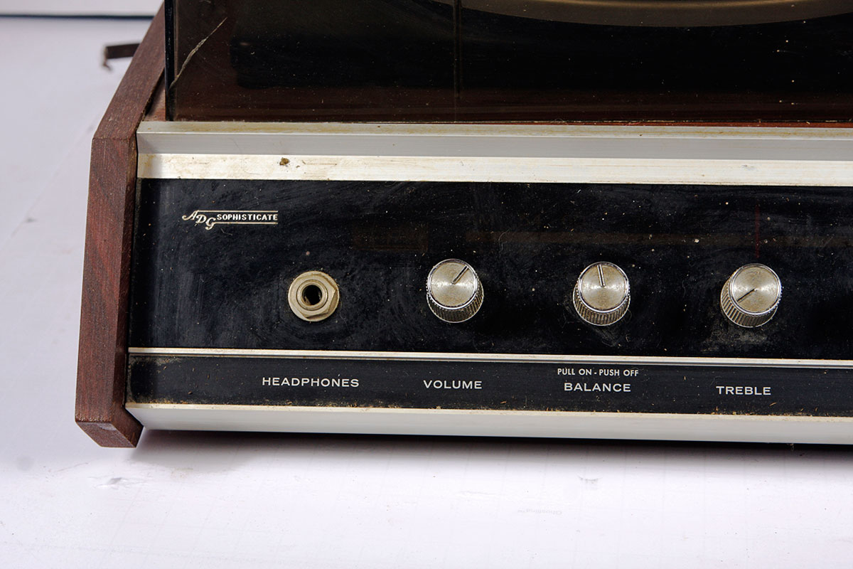 ADG Sophisticate Turntable with Vinyl Records