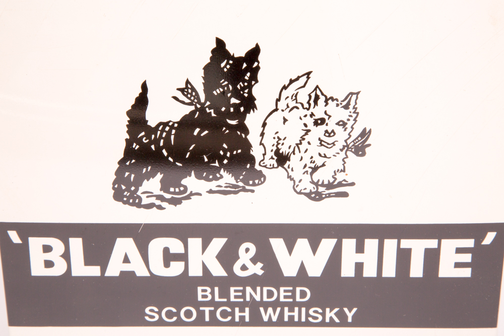 Black & White Scotch Whisky "Moving Scotties In-the-Carton"