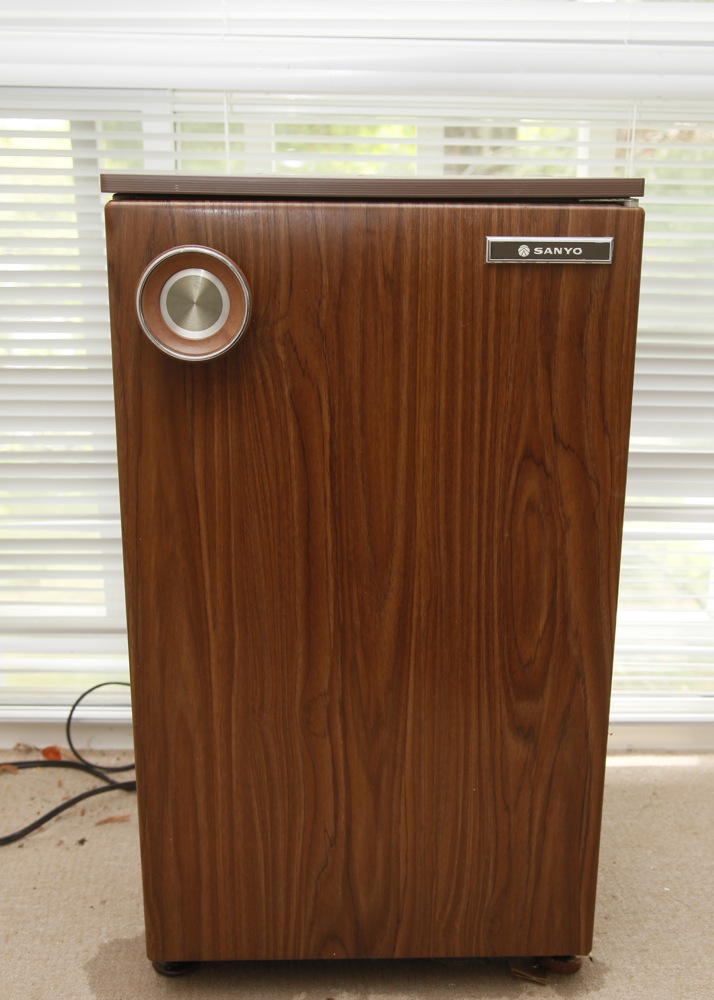 Compact Sanyo Refrigerator