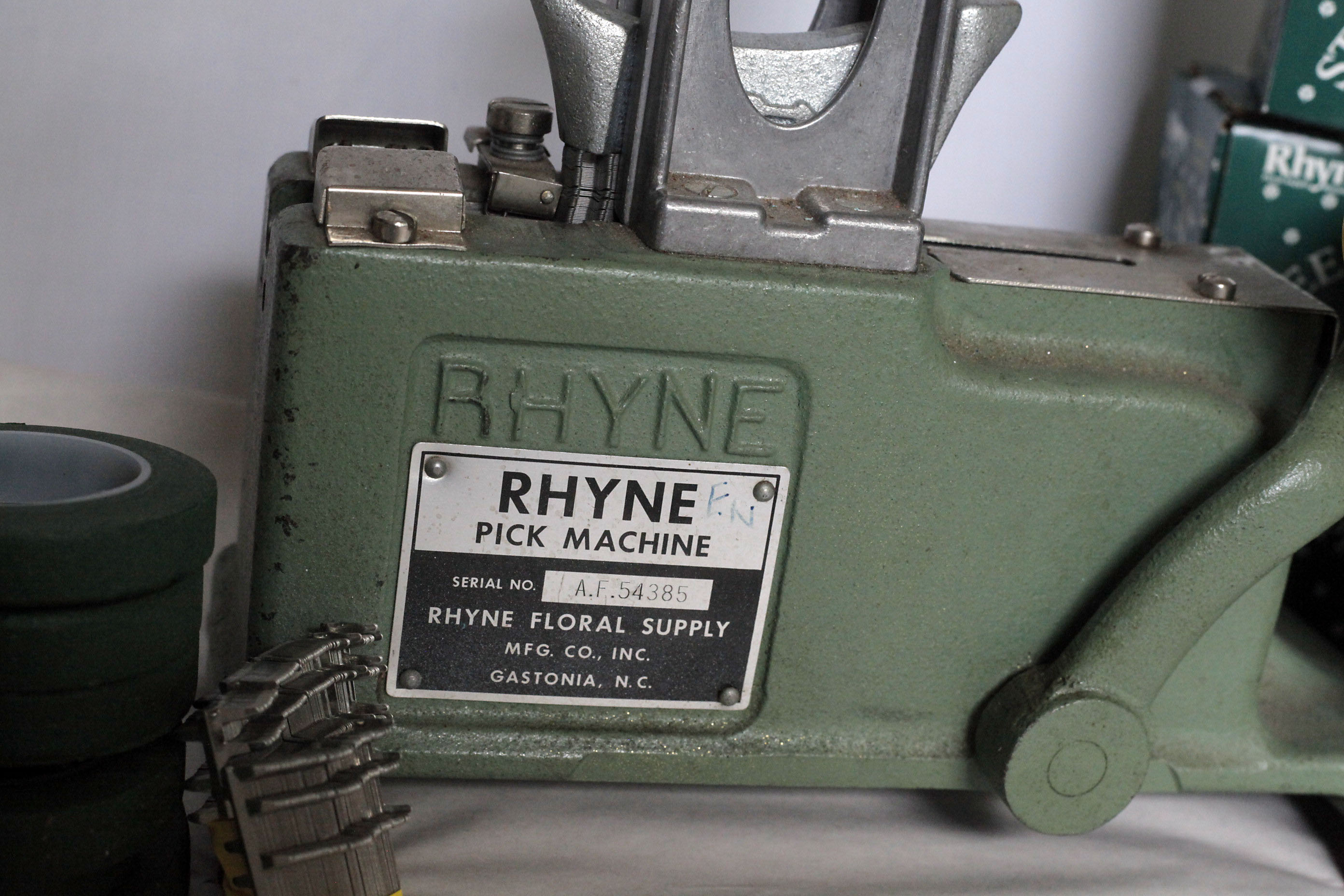 Rhyne Floral Pick Machine
