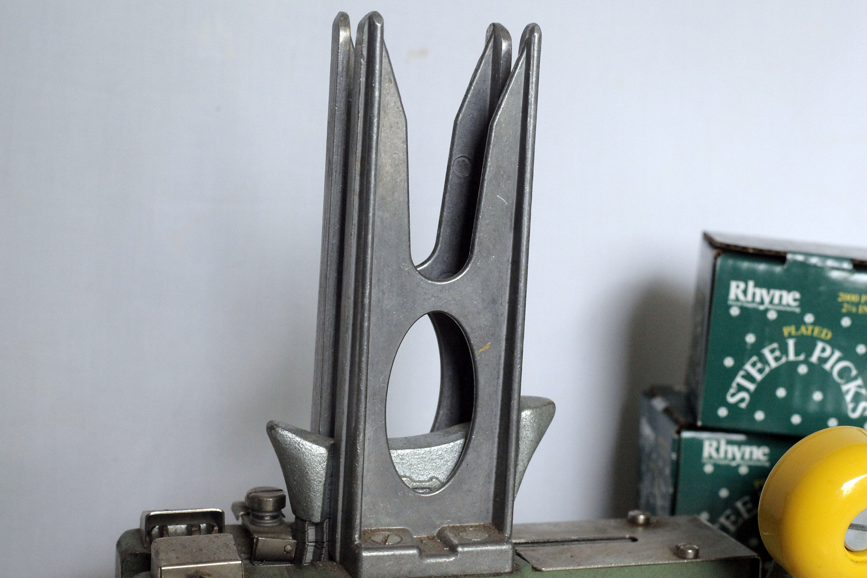 Rhyne Floral Pick Machine