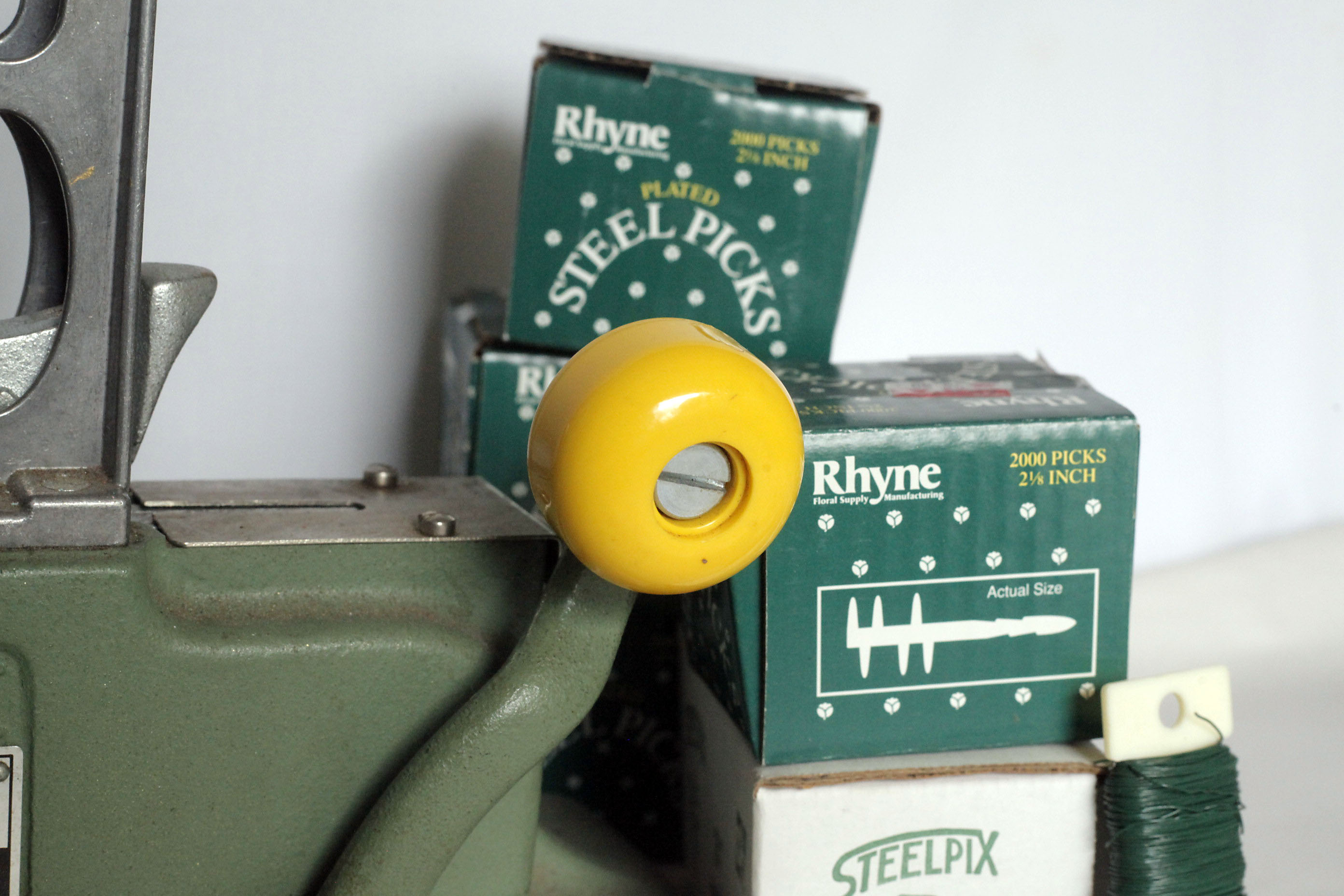 Rhyne Floral Pick Machine