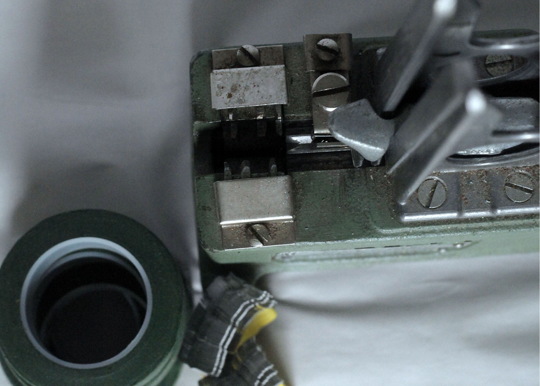 Rhyne Floral Pick Machine