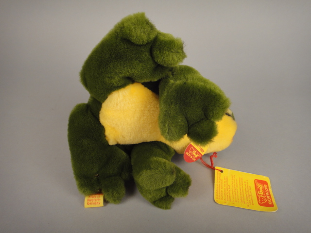 Steiff Frog Named "Cosy Froggy" #5384/16