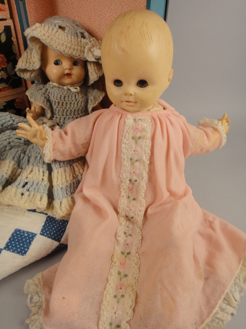 Vintage Metal Doll Trunk, Baby Dolls and Quilt