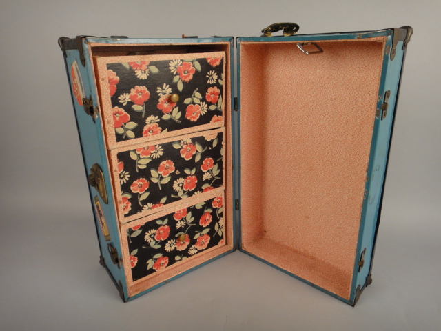 Vintage Metal Doll Trunk, Baby Dolls and Quilt