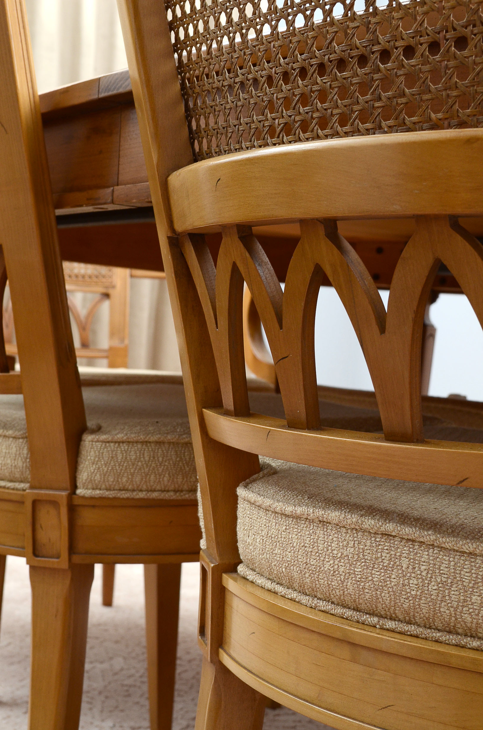 Thomasville Dining Table and Six Chairs