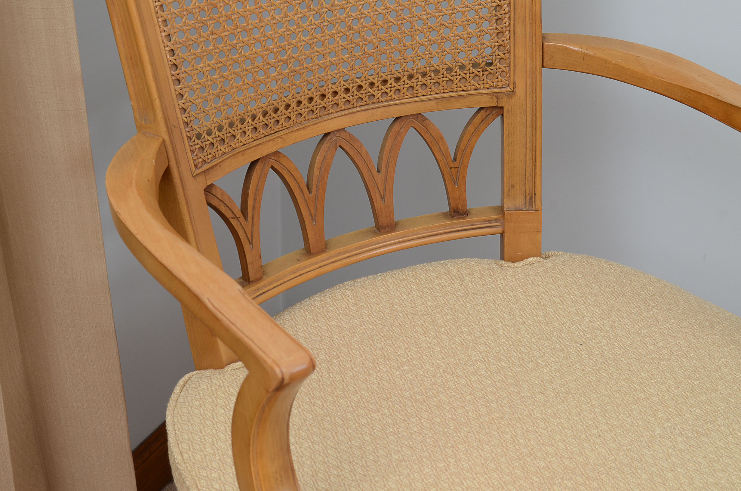 Thomasville Dining Table and Six Chairs