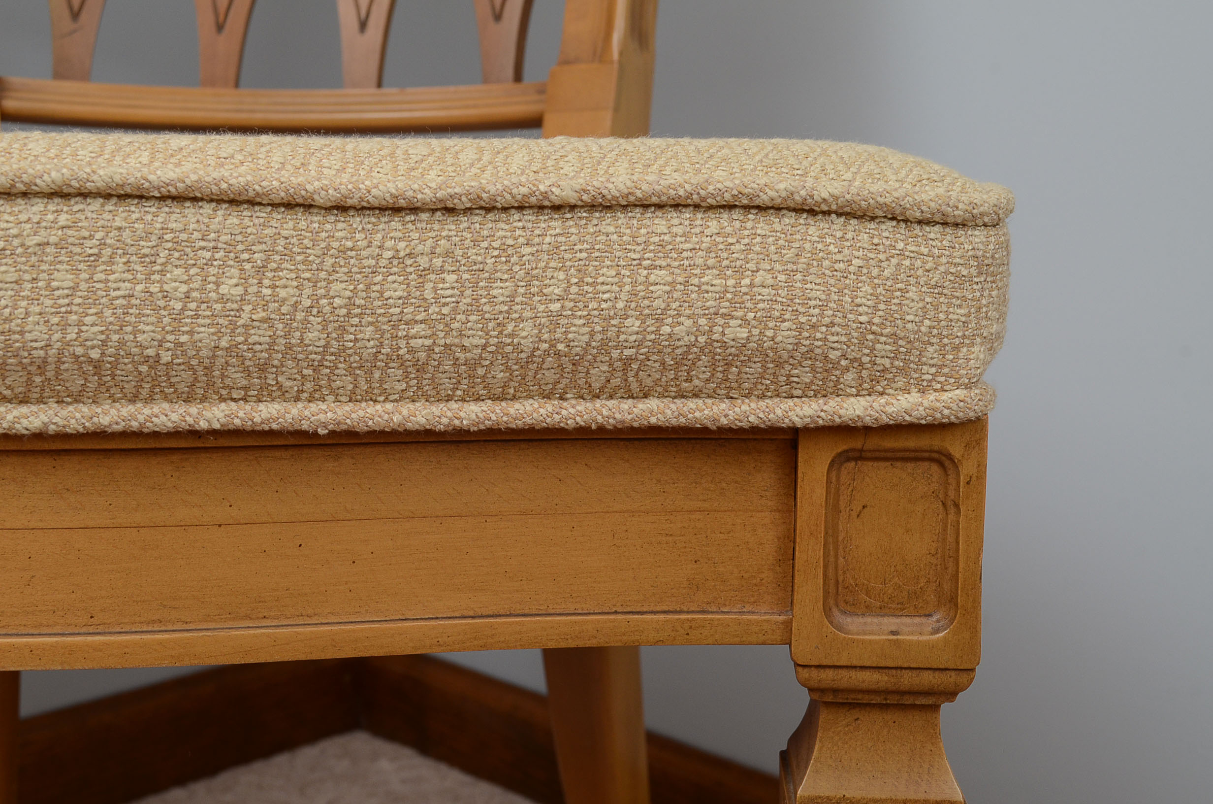 Thomasville Dining Table and Six Chairs