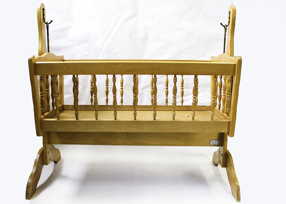Vintage 1950s Rochelle Furniture Cradle