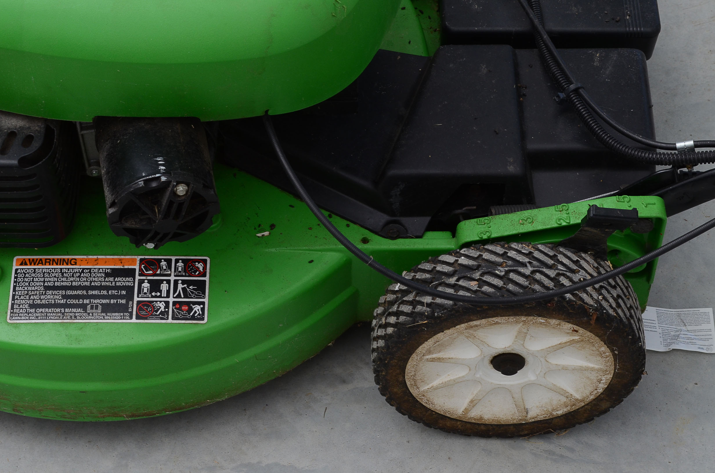 Lawn Boy Easy Stride Lawn Mower - Model 104-7960