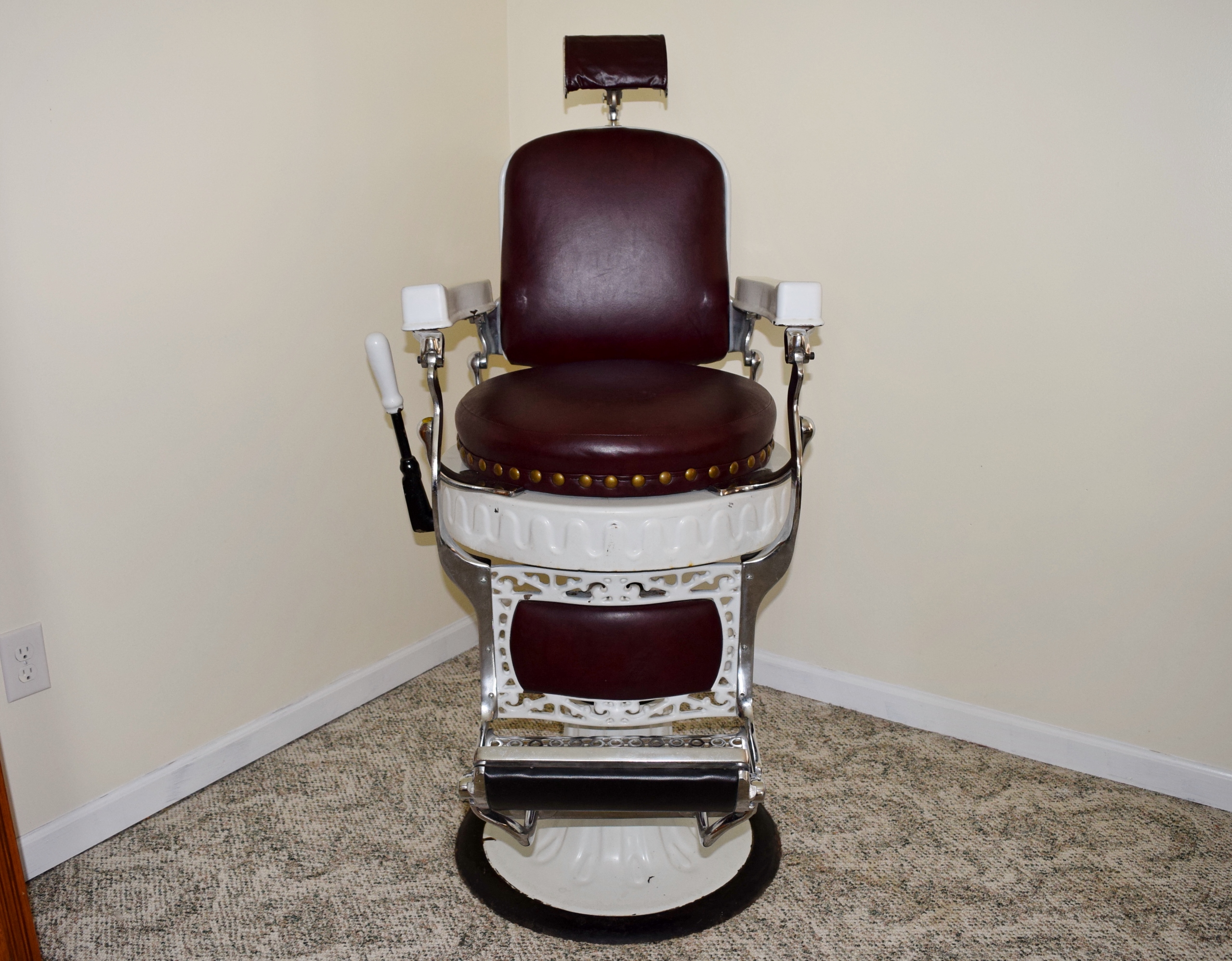 Antique Eugene Berninghaus "Hercules"  Barber Chair