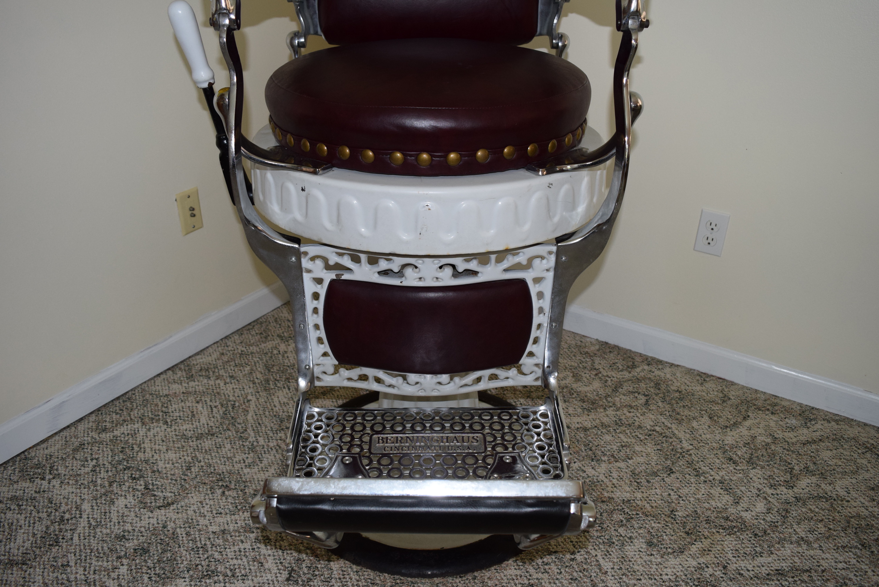 Antique Eugene Berninghaus "Hercules"  Barber Chair