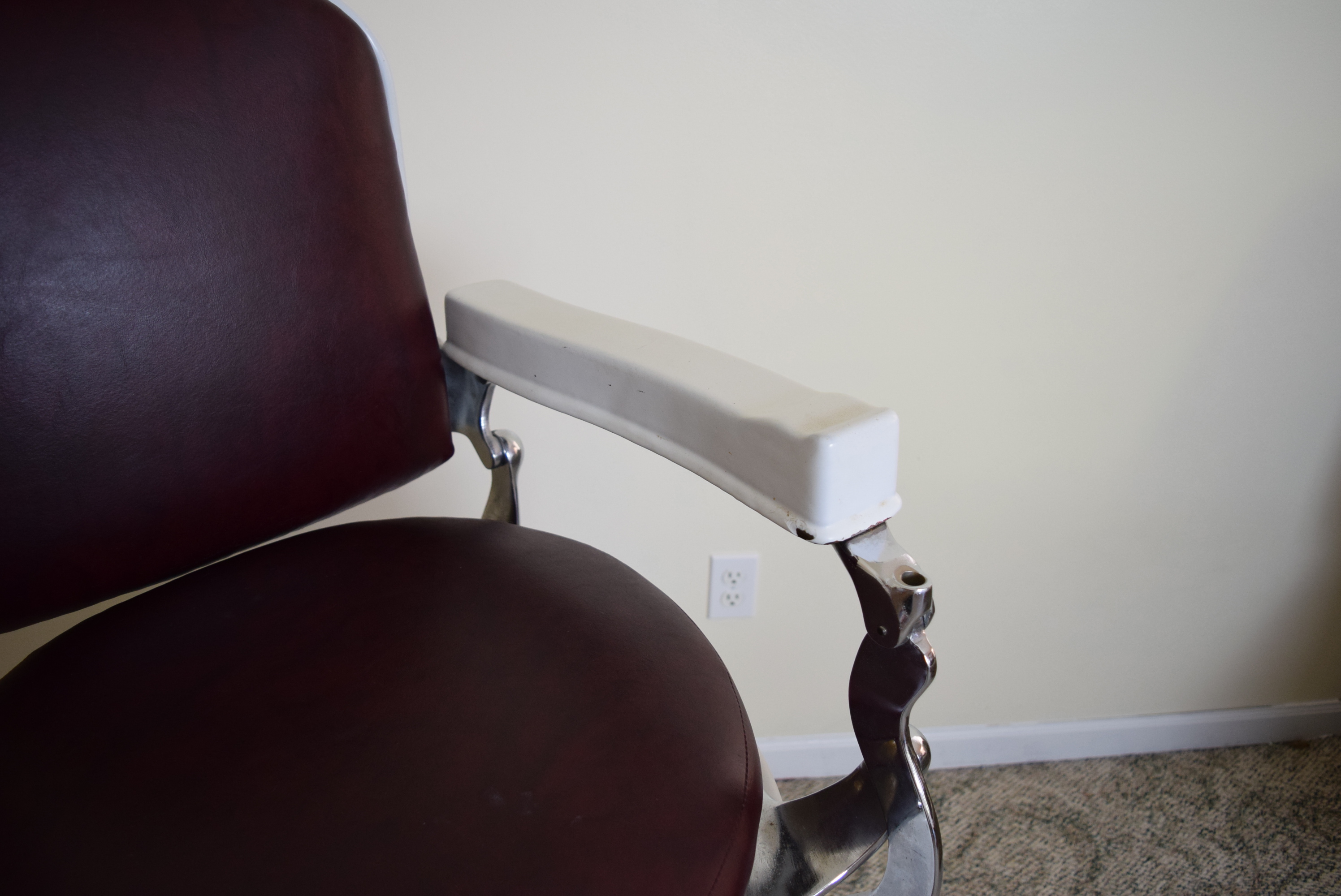 Antique Eugene Berninghaus "Hercules"  Barber Chair