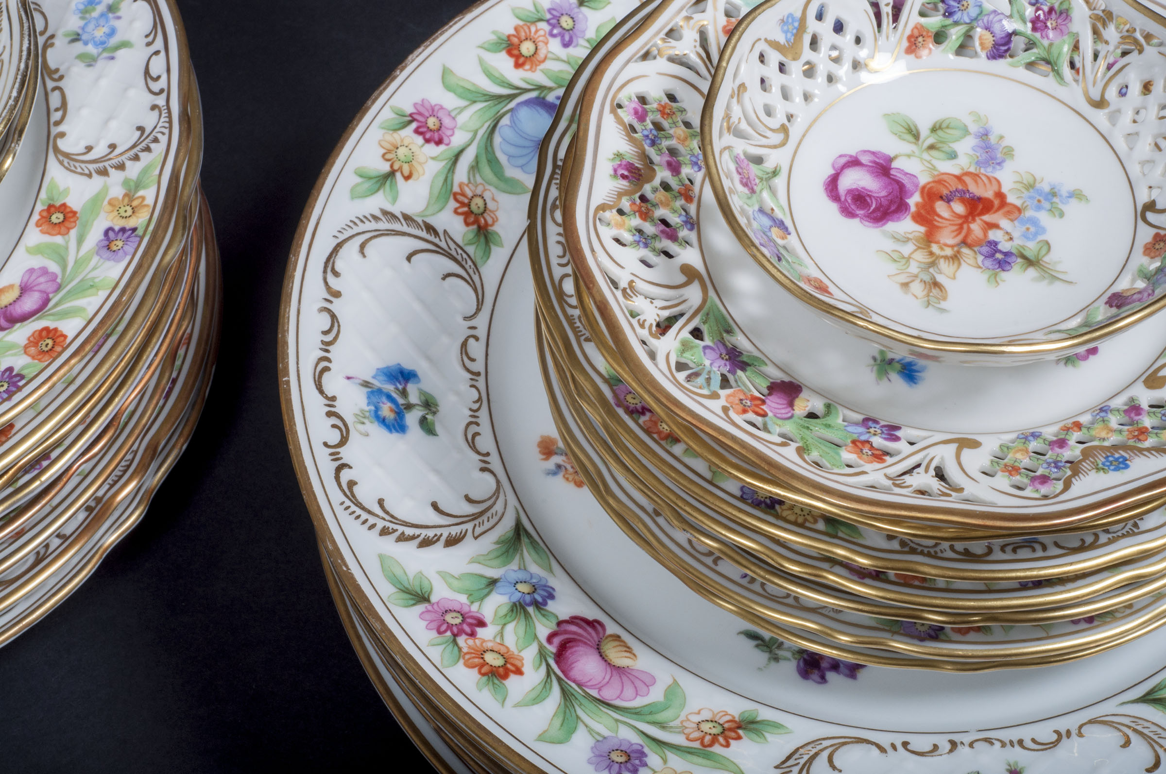 Schumann Bavaria "Empress" Dresden China