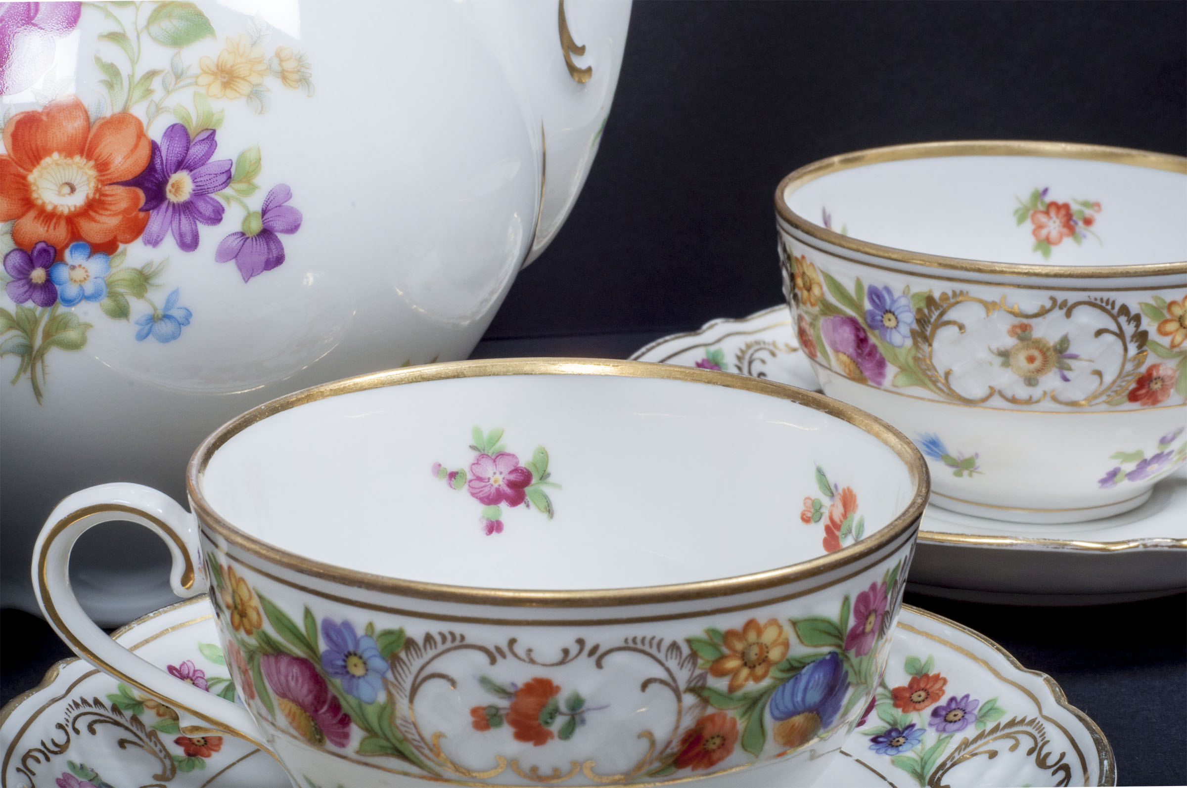 Schumann Bavaria "Empress" Dresden China