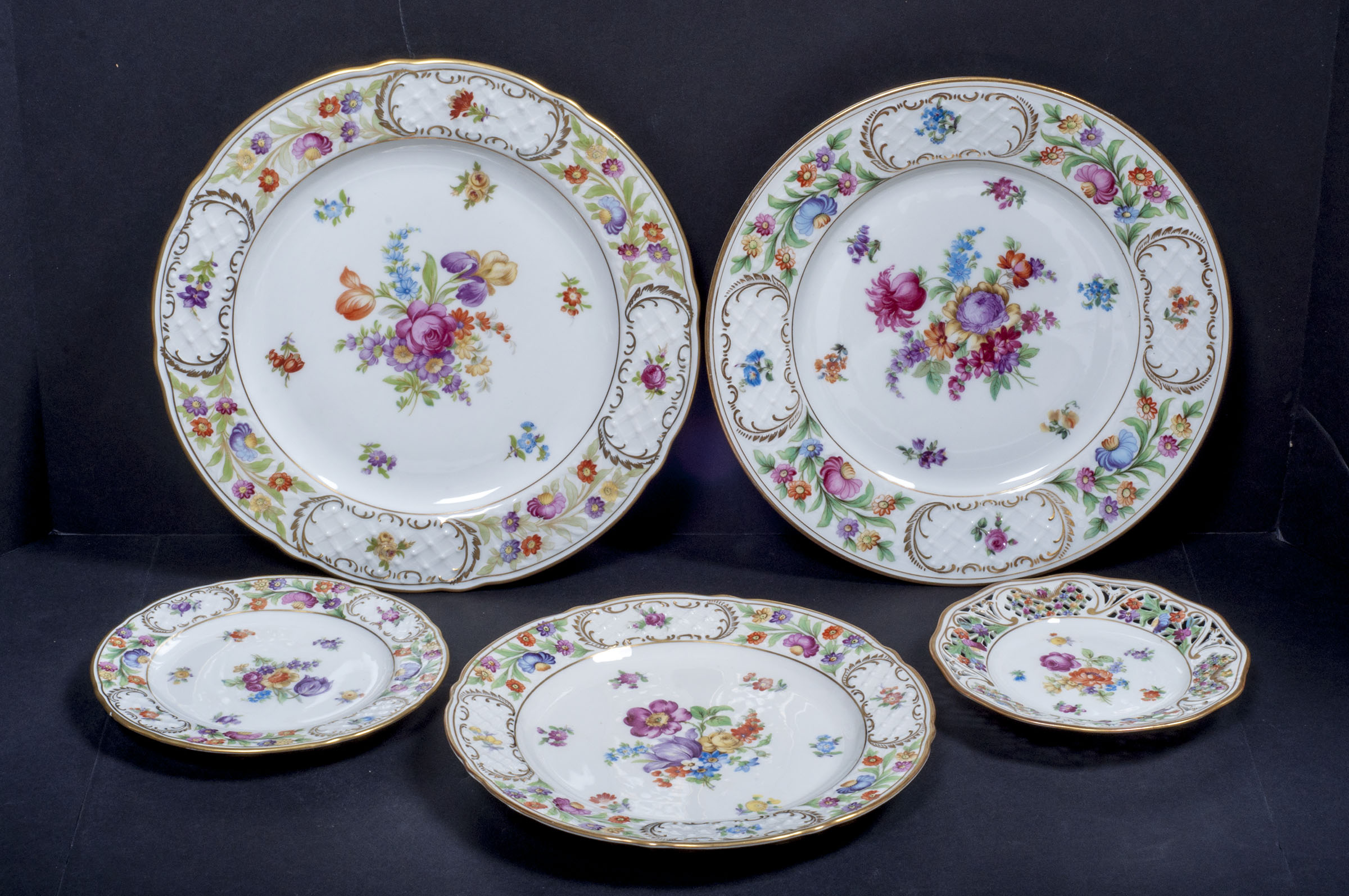 Schumann Bavaria "Empress" Dresden China