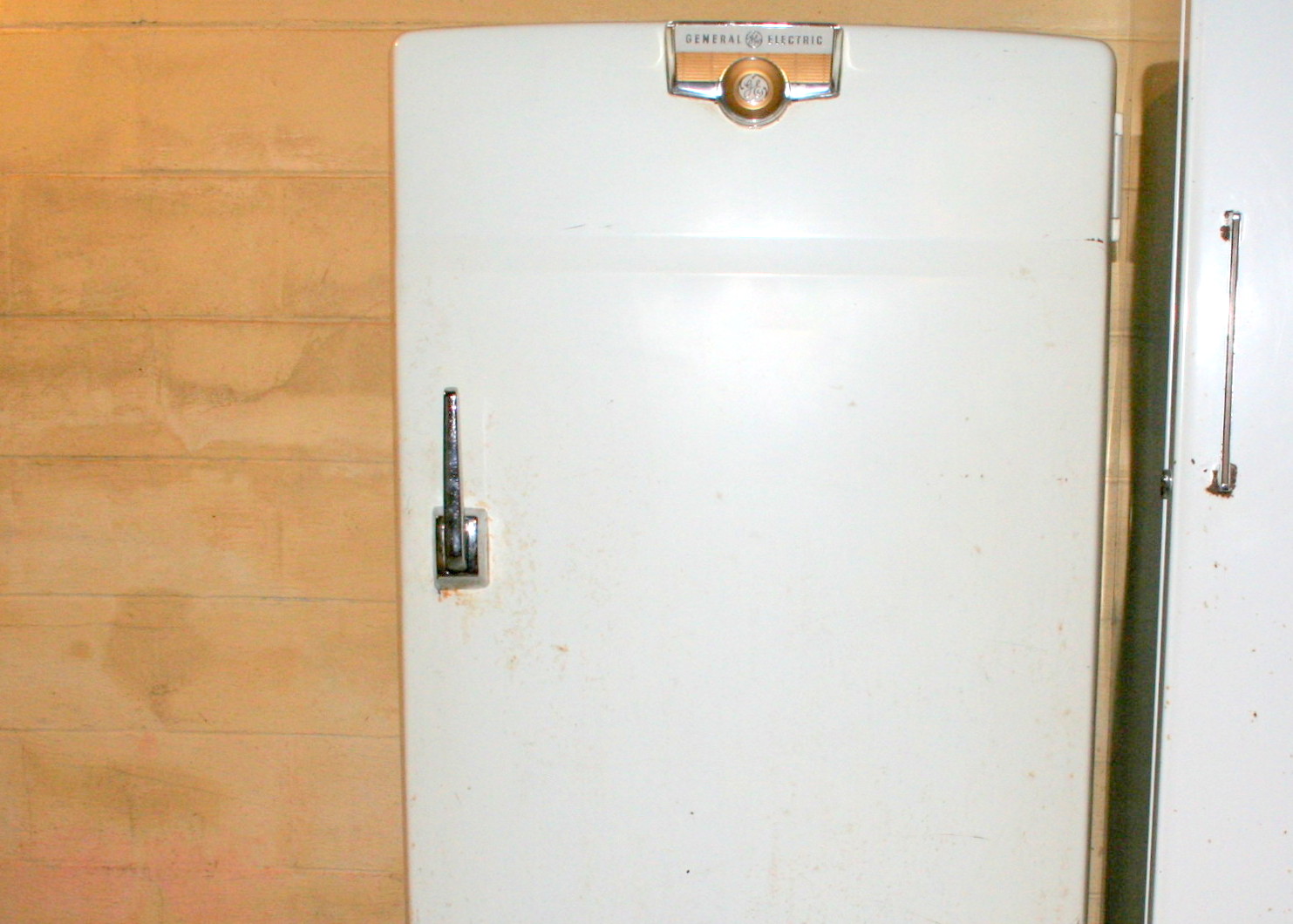 Vintage GE Fridge/Freezer
