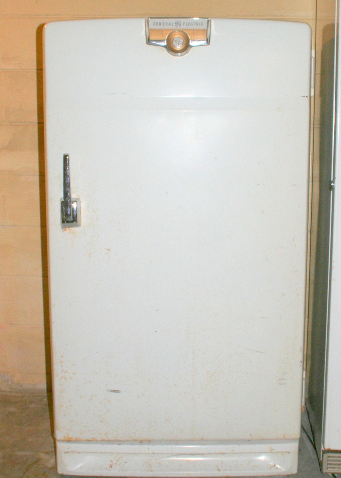 Vintage GE Fridge/Freezer