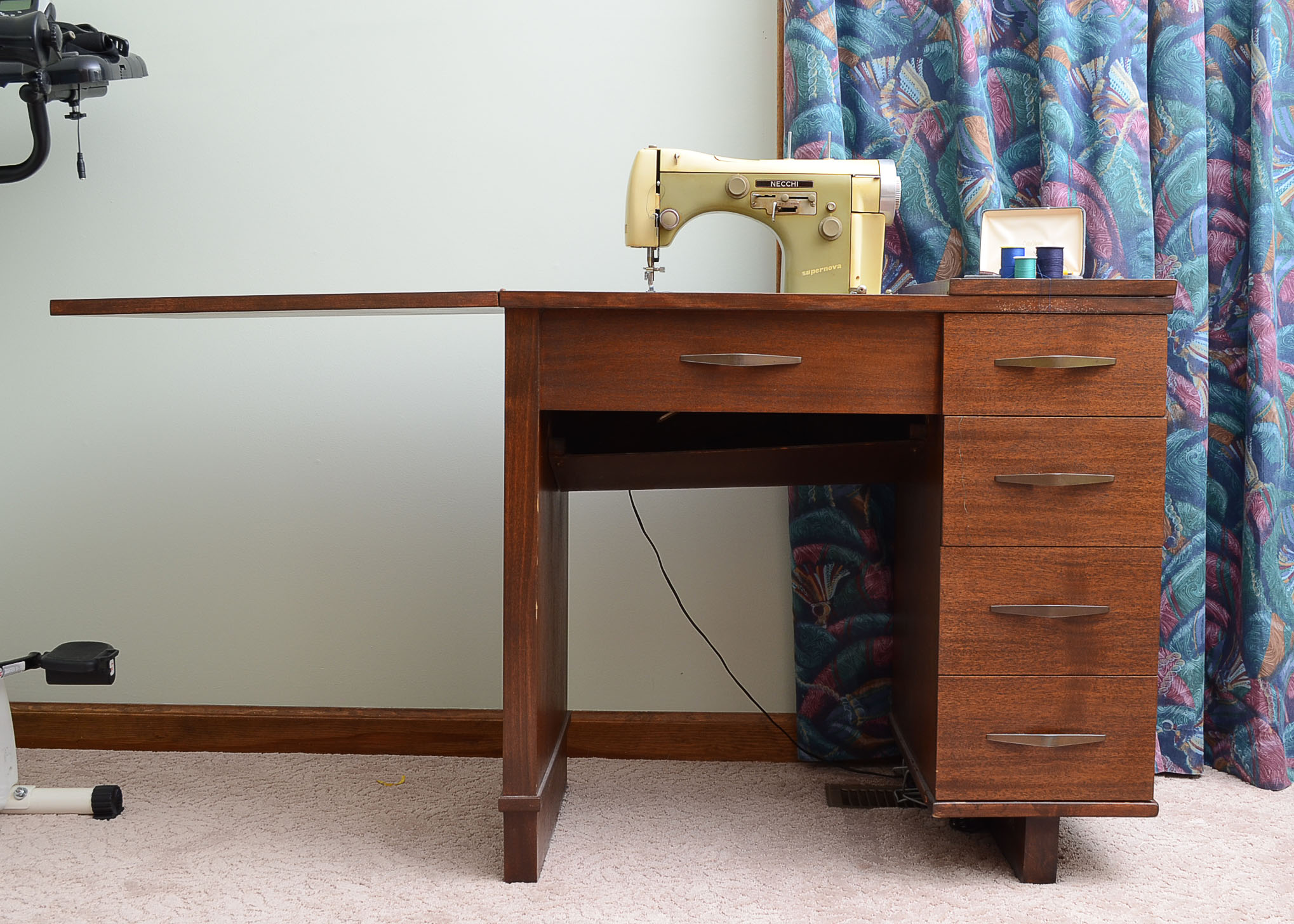 Vintage Vintage Necchi Supernova Sewing Machine