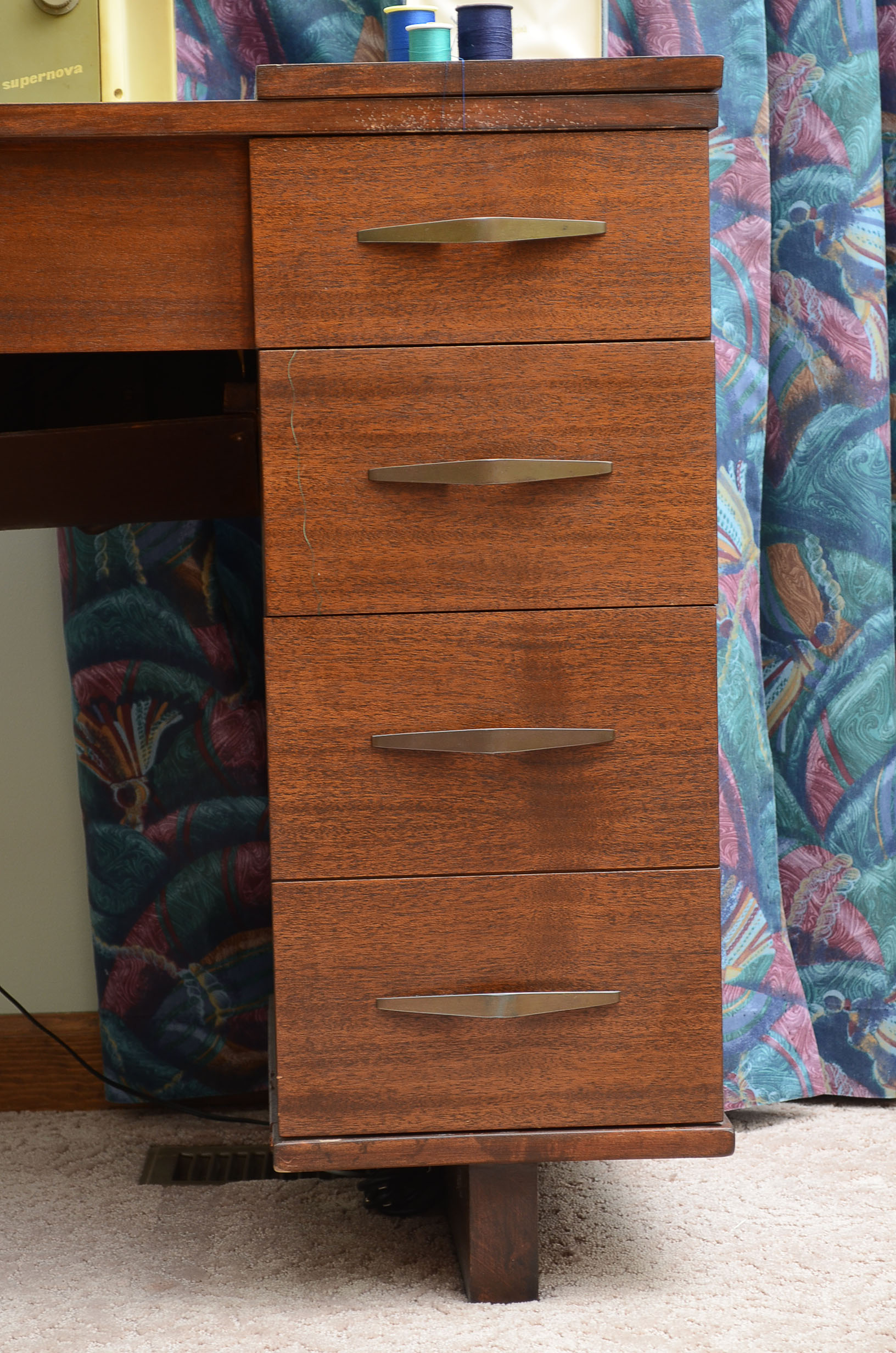 Vintage Vintage Necchi Supernova Sewing Machine