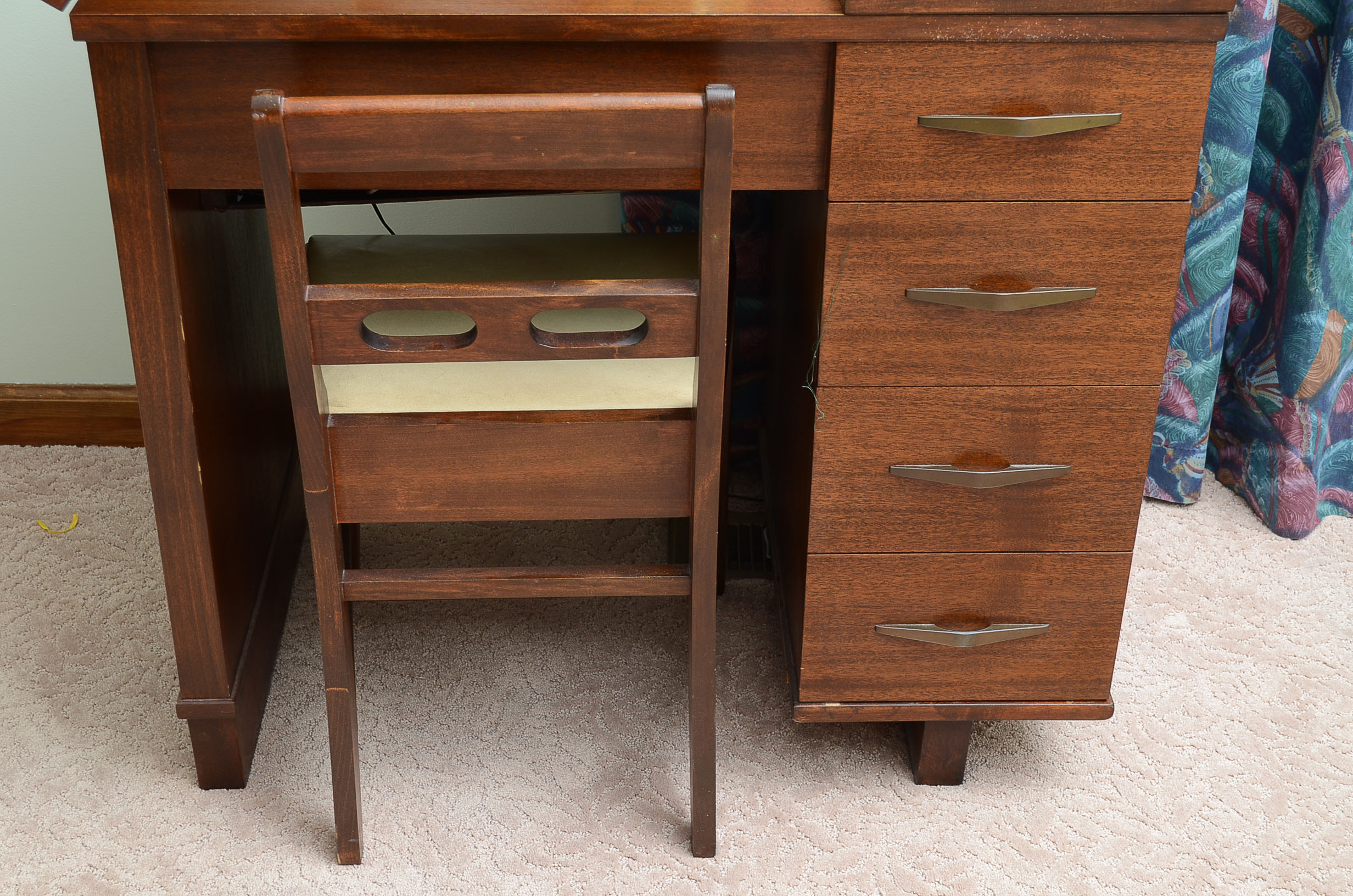 Vintage Vintage Necchi Supernova Sewing Machine