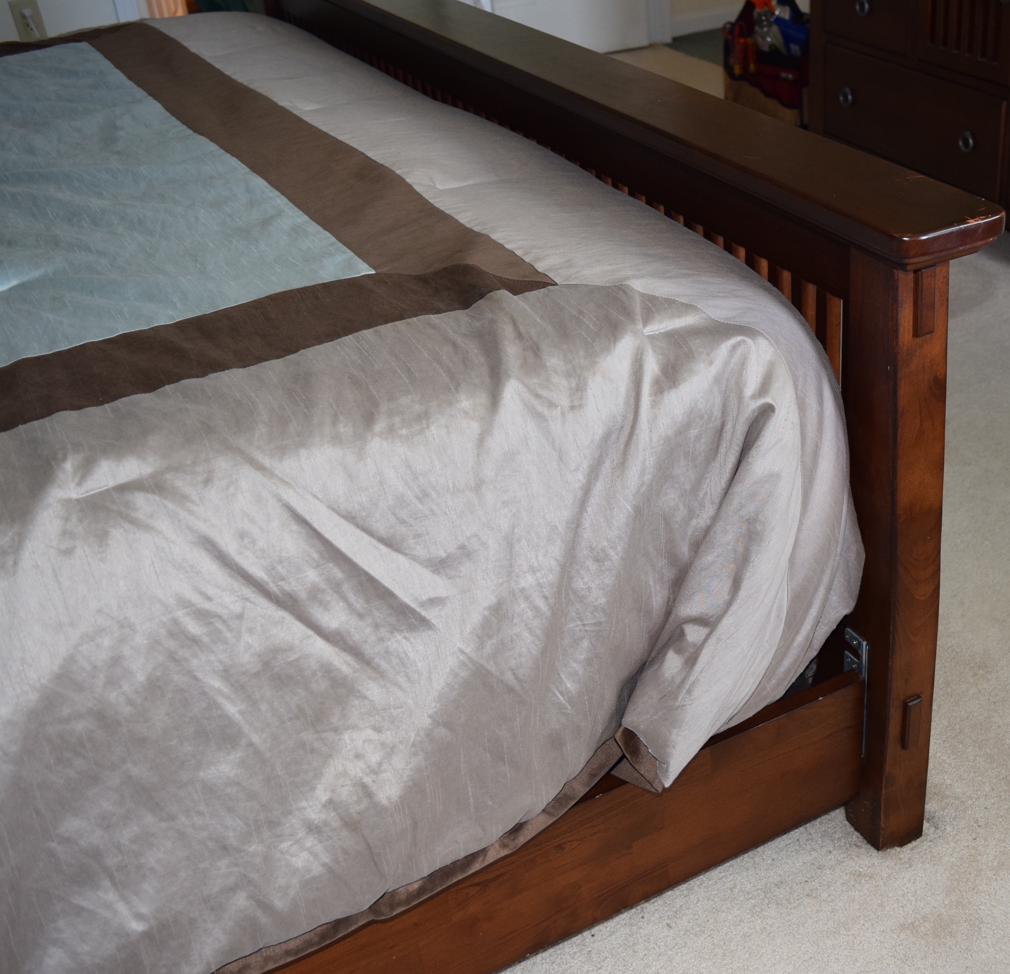 American Signature Arts and Crafts Style King Size Bed