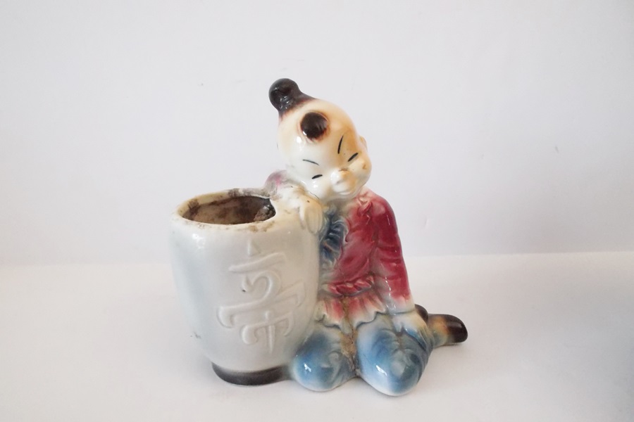 Assortment of Porcelain and Pottery Items