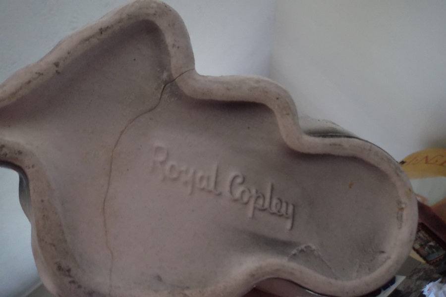 Assortment of Porcelain and Pottery Items