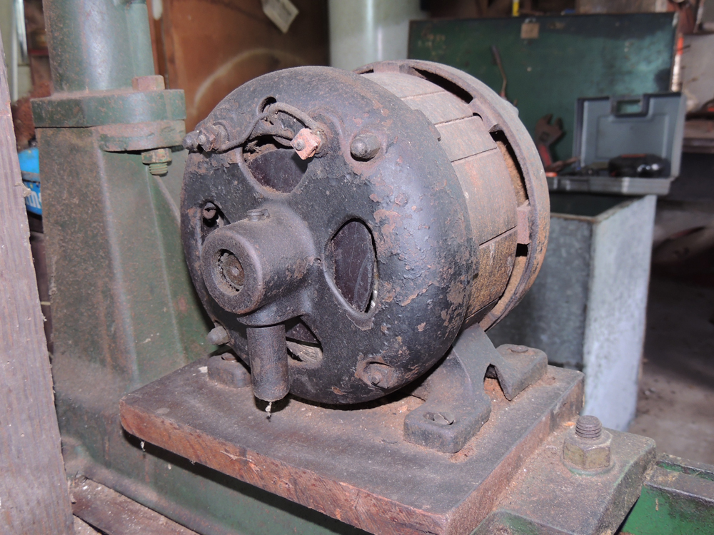 Vintage Walker-Turner 24" Scroll Saw with Bench Grinder