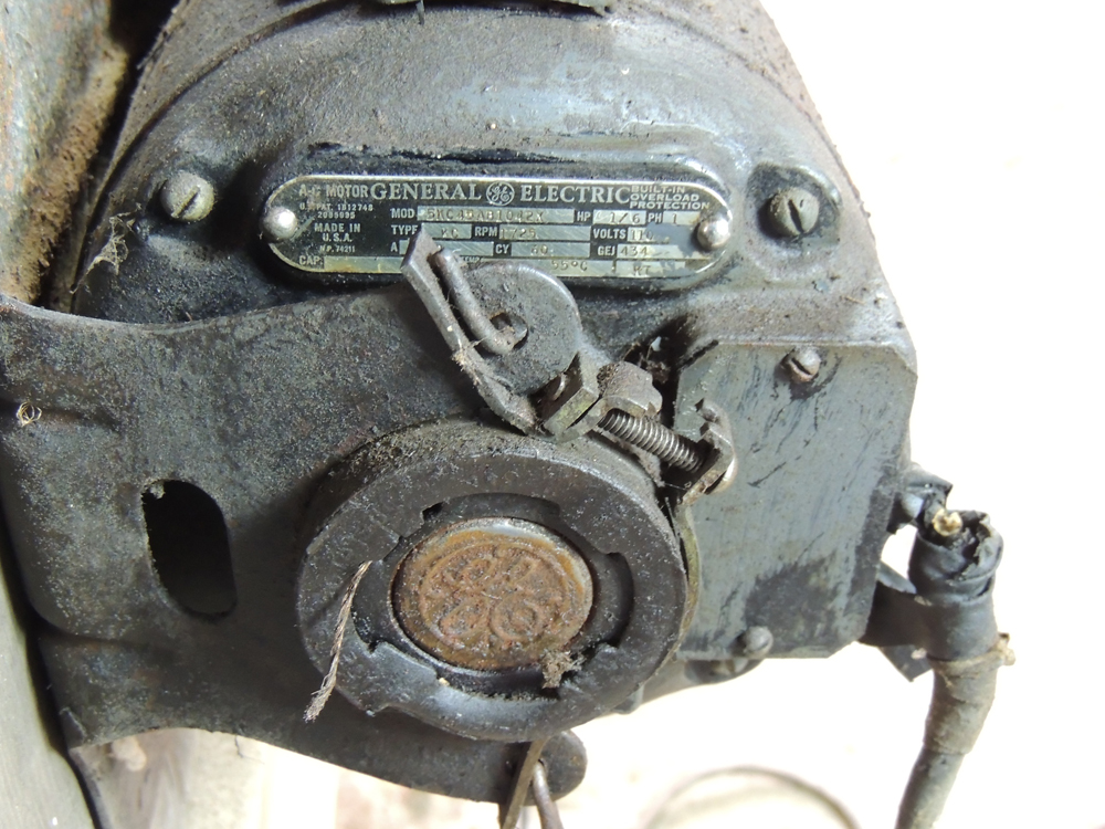 Vintage Walker-Turner 24" Scroll Saw with Bench Grinder