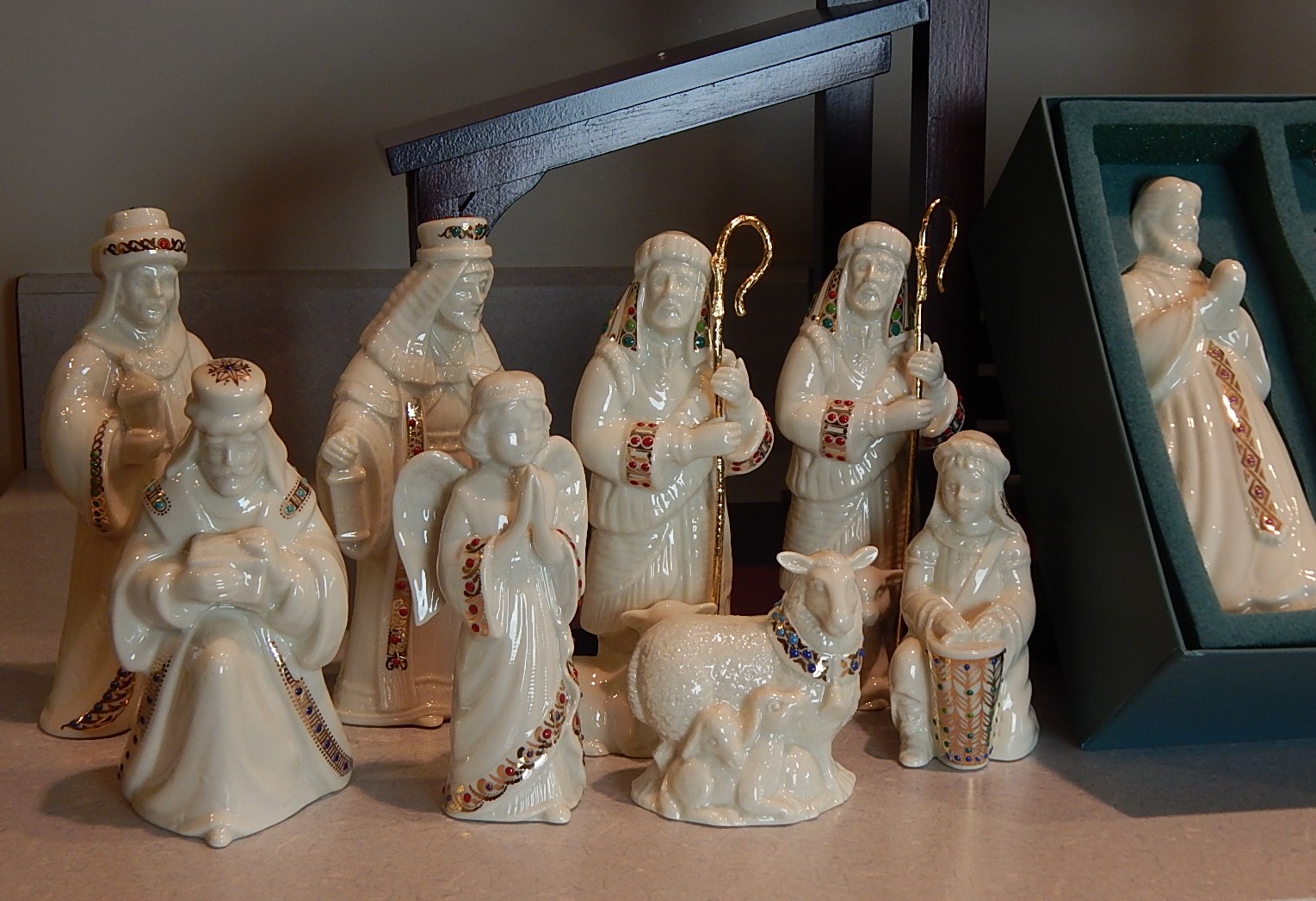 Lenox China Jewels Collection Nativity Set and Wood Creche