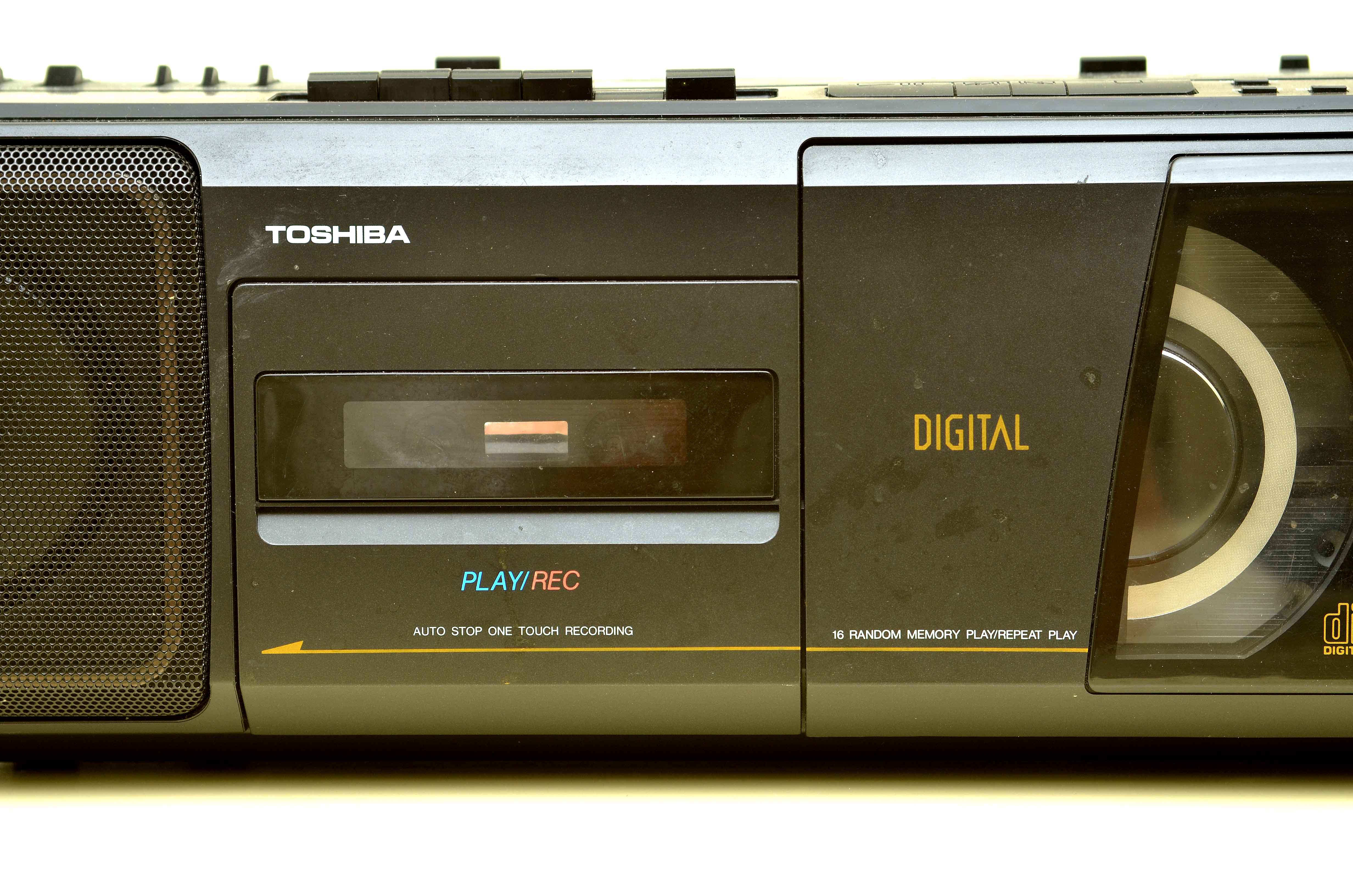 Toshiba Compact Disc AM/FM Stereo Radio Cassette Recorder