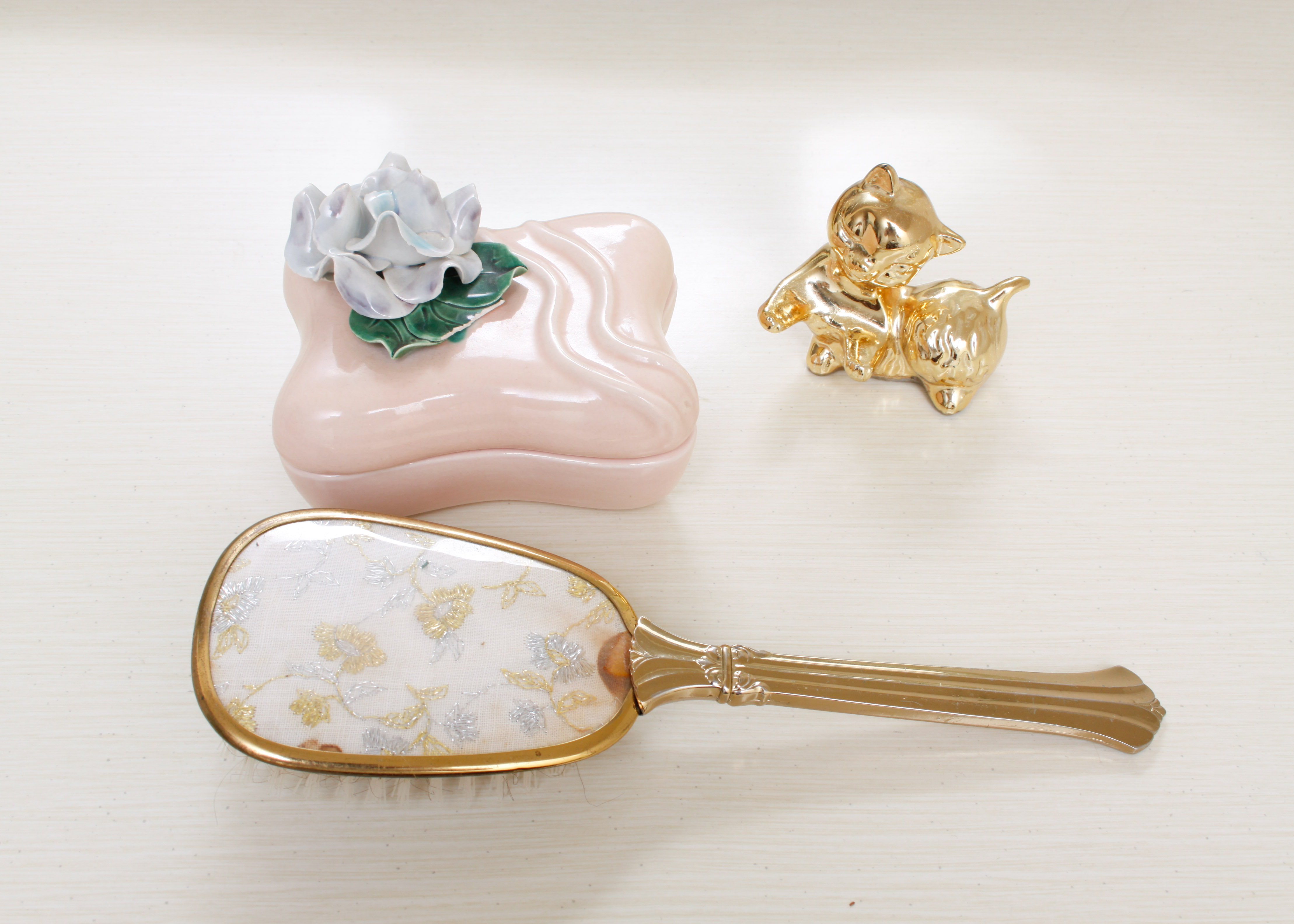 Assortment of Vintage Accessories