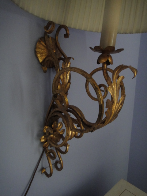 Gold Cast Metal Wall Lamp