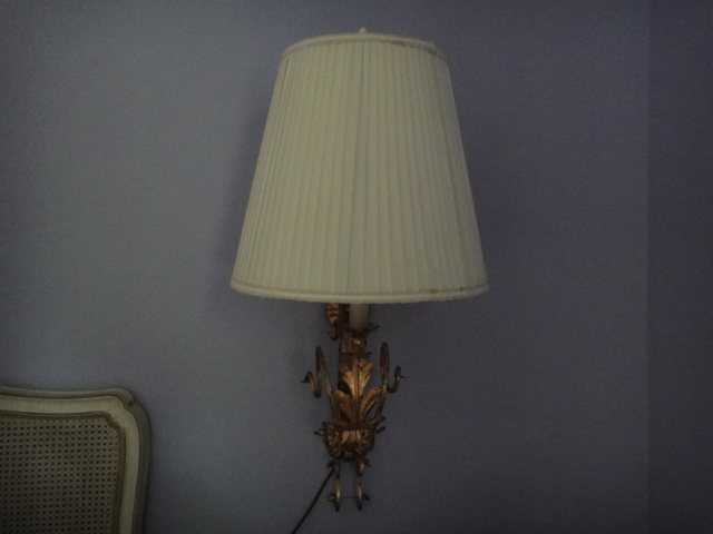 Gold Cast Metal Wall Lamp