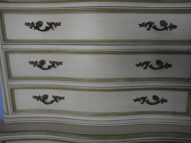 Three Piece Vintage Henredon Bedroom Set