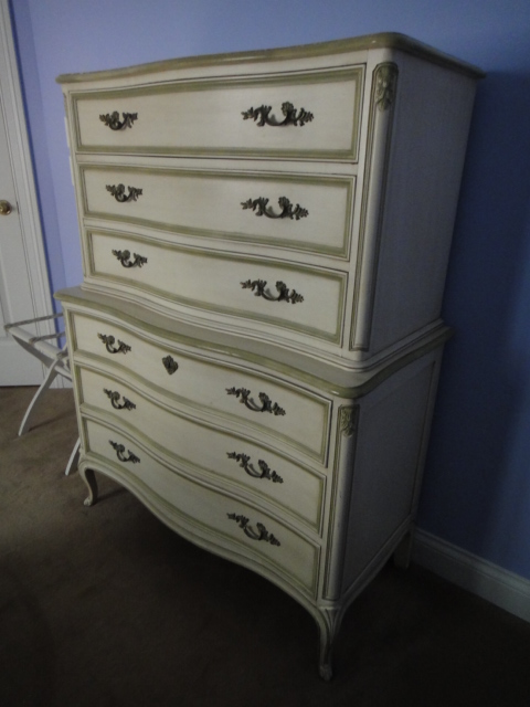 Three Piece Vintage Henredon Bedroom Set