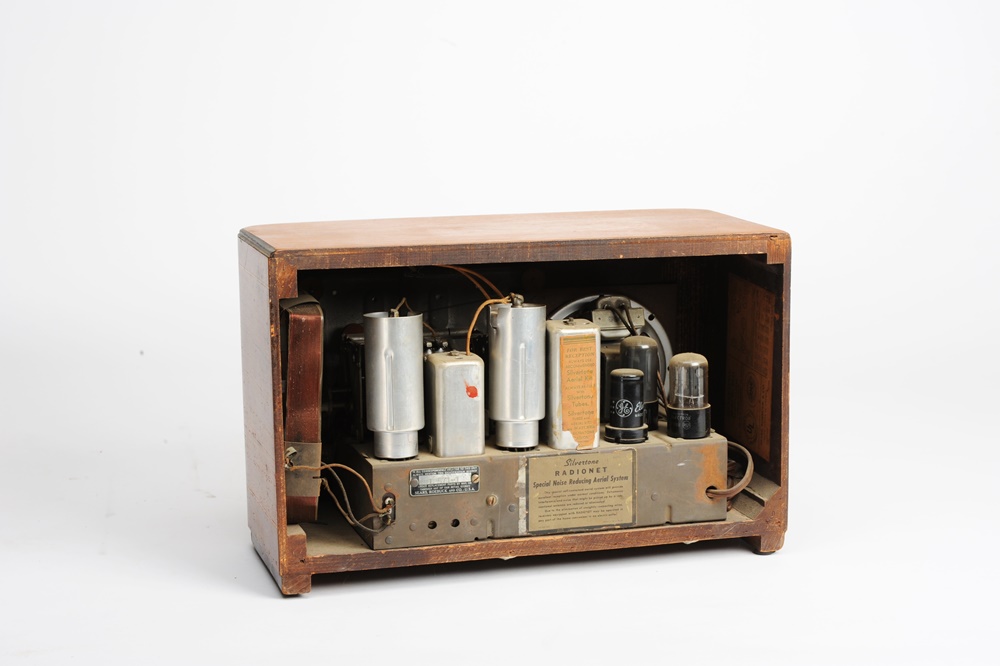 Vintage 1939 Silvertone "Radionet" Shortwave/AM Tube Radio