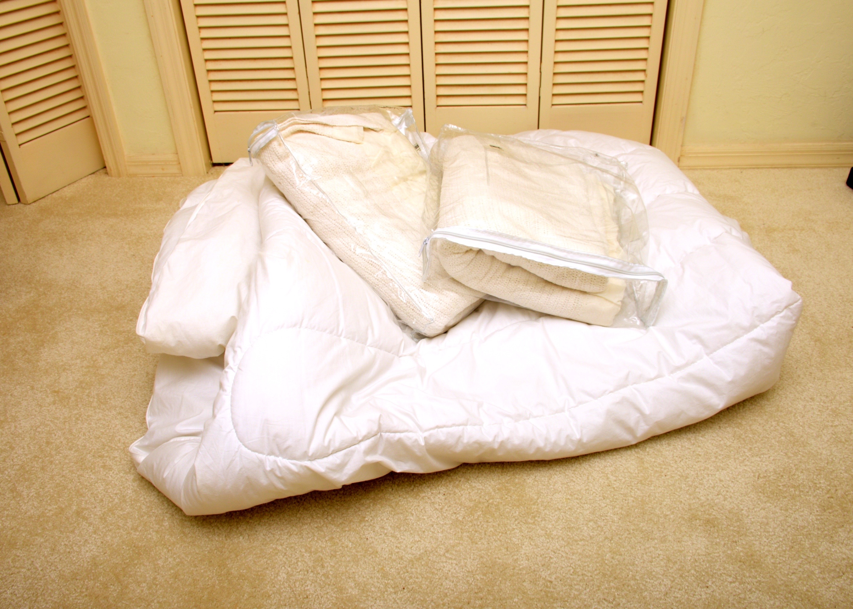 Laura Ashley Comforter and two blankets